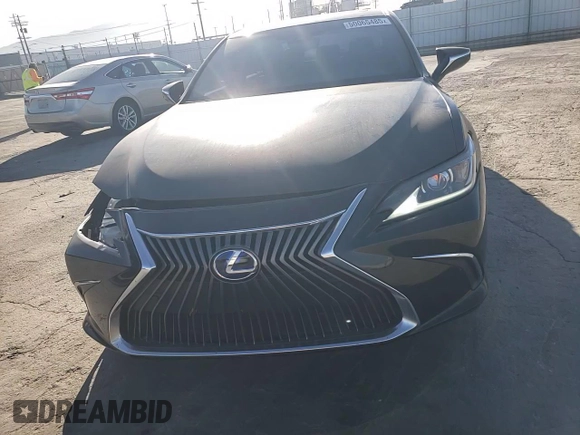 2021 Lexus ES 300h z VIN 58ADA1C12MU012758, wystawiony jako Copart lot #50065485 z przebiegiem 43 605 mil mil oraz Szkoda całkowita • Salvage title. Historia ofert i sprzedaży dostępna na DreamBid. Obrazek 10.