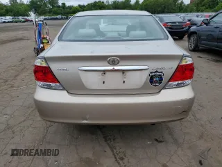 2005 Toyota Camry STD z VIN 4T1BE32K75U522999, wystawiony jako Copart lot #59615405 z przebiegiem Nie podano mil oraz Nie do naprawy • Non repairable. Historia ofert i sprzedaży dostępna na DreamBid. Obrazek 6.