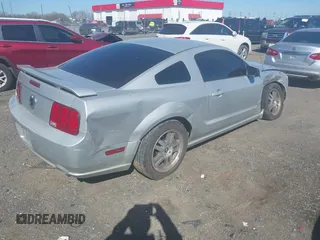 2006 Ford Mustang GT Deluxe with VIN 1ZVFT82H965232561, listed as a IAAI auction lot 41790551 with 222,967 mi miles and . Bid and sale history available at carsss.com. Image 4.