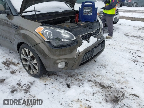 2013 Kia Soul ! with VIN KNDJT2A67D7551081, listed as a IAAI auction lot 41447711 with 181,664 mi miles. Bid and sale history available at carsss.com. Image 6.