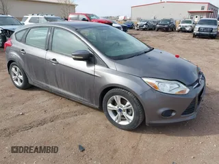 2014 Ford Focus SE z VIN 1FADP3K21EL185068, wystawiony jako IAAI lot #41770194 z przebiegiem 85 244 mil mil oraz . Historia ofert i sprzedaży dostępna na DreamBid. Obrazek 1.