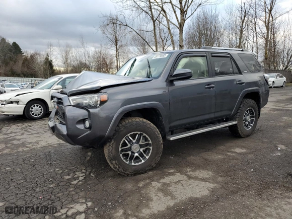 2020 Toyota 4Runner SR5 with VIN JTEBU5JRXL5813596, listed as a Copart auction lot 39779893 with 27,470 mi miles. Bid and sale history available at carsss.com. Image 1.