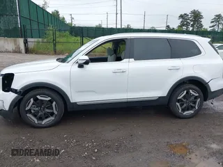 2024 Kia Telluride S z VIN 5XYP6DGC8RG535265, wystawiony jako IAAI lot #42514272 z przebiegiem 22 228 mil mil oraz . Historia ofert i sprzedaży dostępna na DreamBid. Obrazek 14.