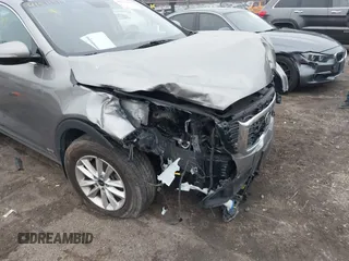 2019 Kia Sorento LX with VIN 5XYPGDA33KG508972, listed as a IAAI auction lot 41511319 with 88,285 mi miles. Bid and sale history available at carsss.com. Image 6.