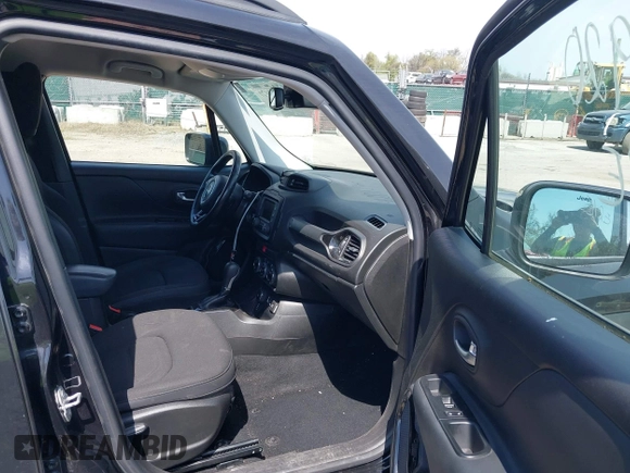 2016 Jeep Renegade Latitude with VIN ZACCJBBT0GPD04026, listed as a IAAI auction lot 42012920 with 182,076 mi miles. Bid and sale history available at carsss.com. Image 5.