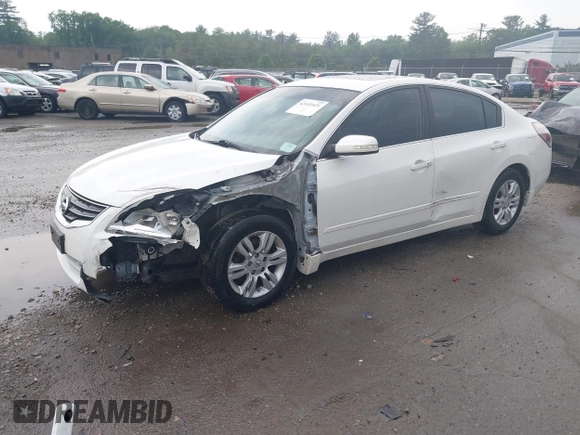 2012 Nissan Altima S z VIN 1N4AL2AP7CN402162, wystawiony jako IAAI lot #42441621 z przebiegiem 121 760 mil mil oraz . Historia ofert i sprzedaży dostępna na DreamBid. Obrazek 2.
