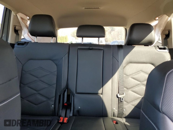 2024 Volkswagen Atlas SE with VIN 1V2HR2CA2RC536368, listed as a Copart auction lot 53490425 with 15,331 mi miles and Salvage title. Bid and sale history available at DreamBid. Image 10.