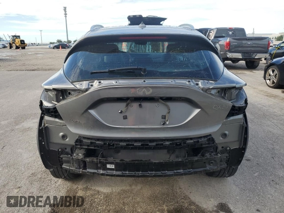 2017 Infiniti QX30 Luxury with VIN SJKCH5CR3HA024888, listed as a Copart auction lot 70682054 with 82,073 mi miles and Salvage Title. Bid and sale history available at carsss.com. Image 6.