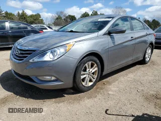 2013 Hyundai Sonata GLS z VIN 5NPEB4AC6DH704356, wystawiony jako Copart lot #53185375 z przebiegiem 56 363 mil mil oraz Szkody całkowita. Historia ofert i sprzedaży dostępna na DreamBid. Obrazek 1.