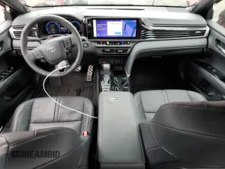 2025 Toyota Camry LE z VIN 4T1DBADK7SU010111, wystawiony jako Copart lot #49483295 z przebiegiem 2 765 mil mil oraz Szkoda całkowita • Salvage title. Historia ofert i sprzedaży dostępna na DreamBid. Obrazek 8.