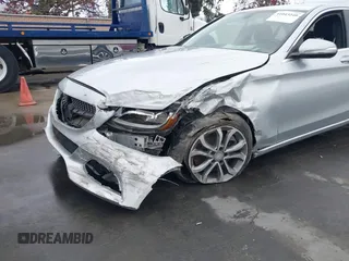 2015 Mercedes-Benz C 300 z VIN 55SWF4JB0FU094227, wystawiony jako IAAI lot #41043240 z przebiegiem 99 337 mil mil oraz . Historia ofert i sprzedaży dostępna na DreamBid. Obrazek 6.
