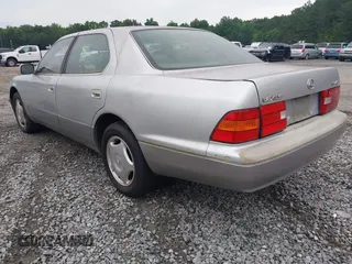 1999 Lexus LS 400 z VIN JT8BH28F1X0162721, wystawiony jako IAAI lot #42379655 z przebiegiem 316 746 mil mil oraz . Historia ofert i sprzedaży dostępna na DreamBid. Obrazek 3.