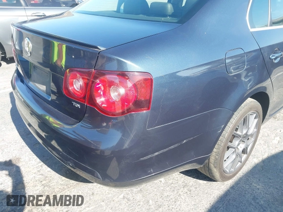 2010 Volkswagen Jetta with VIN 3VWAL8AJ4AM027389, listed as a IAAI auction lot 42392853 with 191,061 mi miles and . Bid and sale history available at DreamBid. Image 6.