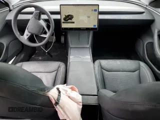 2024 Tesla Model 3 z VIN 5YJ3E1EA6RF773141, wystawiony jako Copart lot #61399385 z przebiegiem 9 245 mil mil oraz Szkoda całkowita • Salvage title. Historia ofert i sprzedaży dostępna na DreamBid. Obrazek 8.