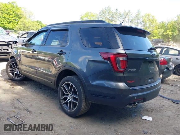 2018 Ford Explorer Sport z VIN 1FM5K8GT9JGC59377, wystawiony jako IAAI lot #42233498 z przebiegiem 103 479 mil mil oraz . Historia ofert i sprzedaży dostępna na DreamBid. Obrazek 3.