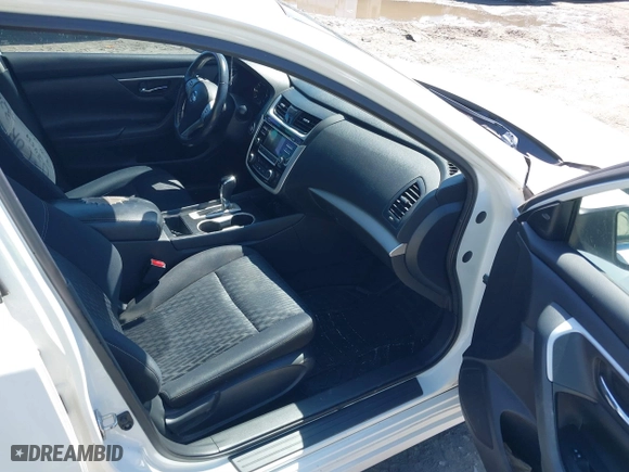2018 Nissan Altima 2.5 SR with VIN 1N4AL3AP3JC134886, listed as a IAAI auction lot 41806510 with 171,653 mi miles. Bid and sale history available at carsss.com. Image 5.