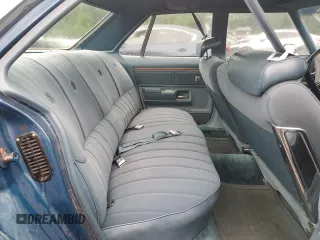 1976 Chevrolet Caprice z VIN 1N69U6J131687, wystawiony jako Copart lot #63160005 z przebiegiem 57 763 mil mil oraz Czysty tytuł • Clean title. Historia ofert i sprzedaży dostępna na DreamBid. Obrazek 10.