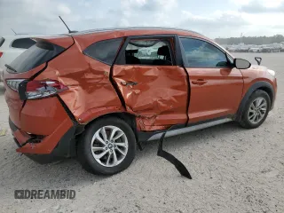 2017 Hyundai Tucson SE z VIN KM8J33A42HU486275, wystawiony jako Copart lot #53658145 z przebiegiem 31 928 mil mil oraz Szkoda całkowita • Salvage title. Historia ofert i sprzedaży dostępna na DreamBid. Obrazek 3.