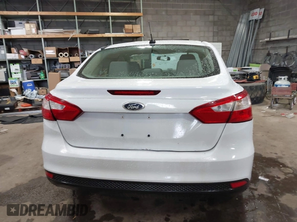 2012 Ford Focus SE с VIN 1FAHP3F21CL301085, выставлен на аукционе IAAI как лот 42321328 с пробегом 157 818 миль миль и . История ставок и продаж доступна на DreamBid. Изображение 16.