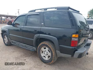 2005 Chevrolet Tahoe Police z VIN 1GNEC13Z15R249205, wystawiony jako IAAI lot #42209381 z przebiegiem 331 322 mil mil oraz . Historia ofert i sprzedaży dostępna na DreamBid. Obrazek 3.
