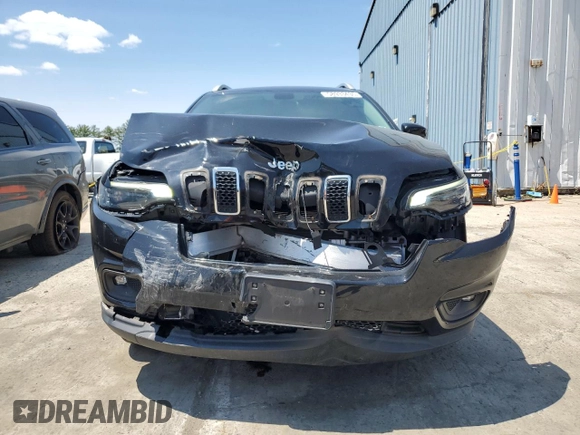 2019 Jeep Cherokee Latitude Plus with VIN 1C4PJMLBXKD233718, listed as a Copart auction lot 58933435 with 56,413 mi miles and Salvage title. Bid and sale history available at DreamBid. Image 5.