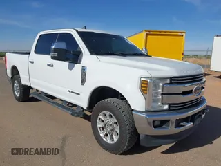2019 Ford F-250 XL z VIN 1FT7W2BT0KED54168, wystawiony jako IAAI lot #42072597 z przebiegiem 303 604 mil mil oraz . Historia ofert i sprzedaży dostępna na DreamBid. Obrazek 1.