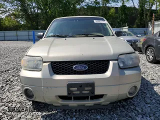 2005 Ford Escape Limited with VIN 1FMCU94145KC80456, listed as a Copart auction lot 59661175 with 197,575 mi miles and Clean title. Bid and sale history available at DreamBid. Image 5.