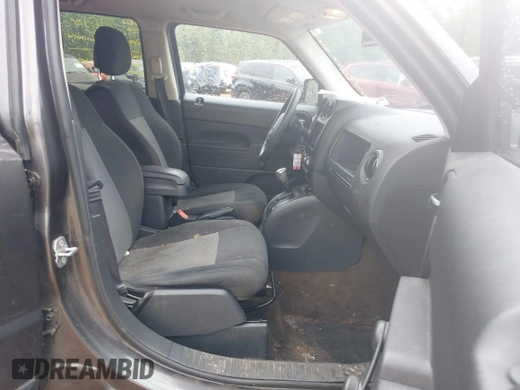 2017 Jeep Patriot Sport with VIN 1C4NJPBA0HD157503, listed as a IAAI auction lot 41957969 with 107,616 mi miles. Bid and sale history available at carsss.com. Image 5.