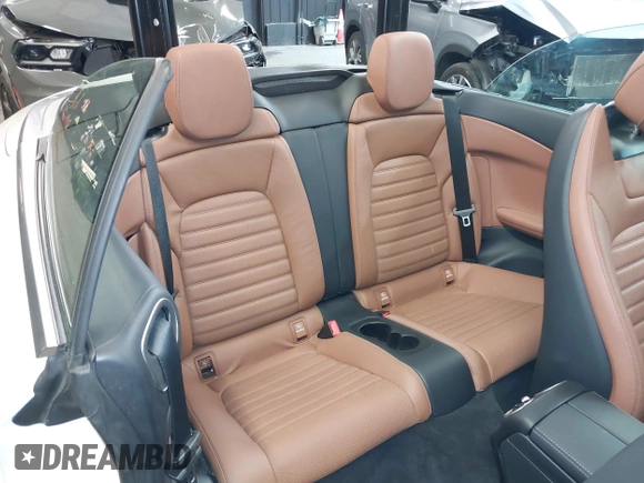 2018 Mercedes-Benz C 300 with VIN WDDWK4KB6JF646464, listed as a IAAI auction lot 42150269 with 40,618 mi miles and . Bid and sale history available at DreamBid. Image 8.