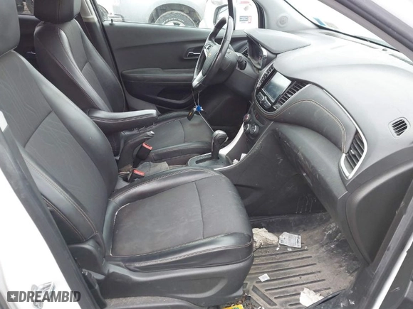2017 Chevrolet Trax LT with VIN KL7CJLSB3HB237119, listed as a IAAI auction lot 41770633 with 203,167 mi miles. Bid and sale history available at carsss.com. Image 5.