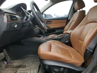 2009 BMW 3 Series 335i z VIN WBAPM73549A366759, wystawiony jako Copart lot #52532465 z przebiegiem 85 598 mil mil oraz Szkoda całkowita • Salvage title. Historia ofert i sprzedaży dostępna na DreamBid. Obrazek 7.