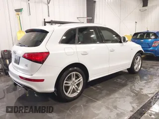 2016 Audi Q5 Prestige with VIN WA1W7AFP7GA001712, listed as a IAAI auction lot 41586298 with 98,725 mi miles. Bid and sale history available at carsss.com. Image 4.