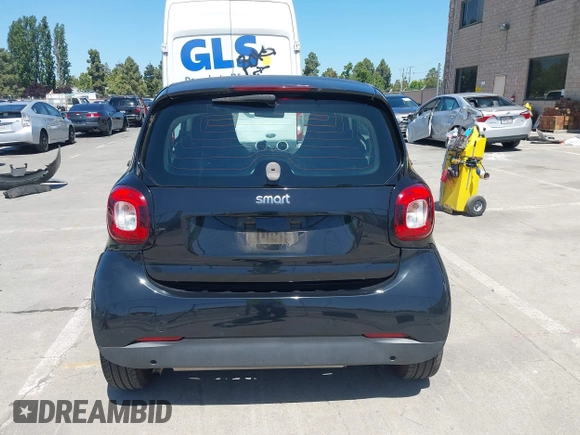 2016 Smart fortwo Passion with VIN WMEFJ5DA7GK068111, listed as a IAAI auction lot 42260953 with 87,115 mi miles and . Bid and sale history available at DreamBid. Image 16.