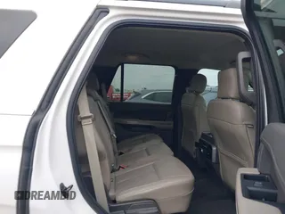2018 Ford Expedition XLT with VIN 1FMJU1HT3JEA17677, listed as a IAAI auction lot 41349362 with 131,913 mi miles. Bid and sale history available at carsss.com. Image 8.