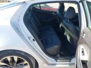 2015 Kia Optima SX Turbo с VIN 5XXGR4A63FG507075, выставлен на аукционе IAAI как лот 41802211 с пробегом 105 356 миль миль и . История ставок и продаж доступна на DreamBid. Изображение 8.