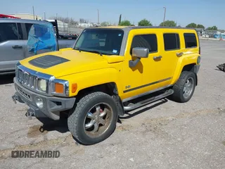 2007 Hummer H3 SUV with VIN 5GTDN13E378134277, listed as a IAAI auction lot 42008073 with 135,533 mi miles. Bid and sale history available at carsss.com. Image 2.