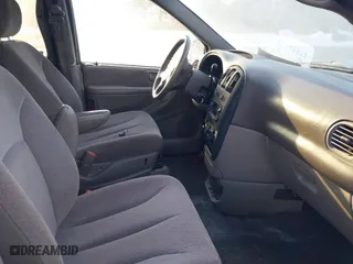 2001 Dodge Caravan Sport with VIN 2B4GP44391R247155, listed as a IAAI auction lot 41442571 with 131,908 mi miles. Bid and sale history available at carsss.com. Image 5.