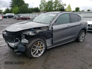 2018 Alfa Romeo Stelvio Ti Sport z VIN ZASFAKNN6J7B97554, wystawiony jako Copart lot #57596715 z przebiegiem 69 028 mil mil oraz Szkoda całkowita • Salvage title. Historia ofert i sprzedaży dostępna na DreamBid. Obrazek 1.