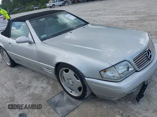 2000 Mercedes-Benz SL 500 z VIN WDBFA68F0YF188657, wystawiony jako IAAI lot #42743459 z przebiegiem 89 715 mil mil oraz . Historia ofert i sprzedaży dostępna na DreamBid. Obrazek 1.