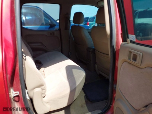 2004 Toyota Tacoma PreRunner with VIN 5TEGN92N74Z308107, listed as a IAAI auction lot 42033484 with 208,393 mi miles. Bid and sale history available at carsss.com. Image 8.