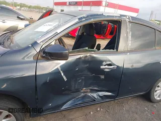 2017 Nissan Versa SV z VIN 3N1CN7AP4HL843395, wystawiony jako IAAI lot #42125911 z przebiegiem 157 897 mil mil oraz . Historia ofert i sprzedaży dostępna na DreamBid. Obrazek 6.