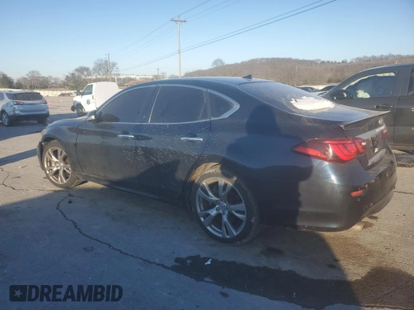 2015 Infiniti Q70 z VIN JN1BY1AP6FM542551, wystawiony jako Copart lot #46096695 z przebiegiem 164 056 mil mil oraz Szkoda całkowita • Salvage title. Historia ofert i sprzedaży dostępna na DreamBid. Obrazek 2.