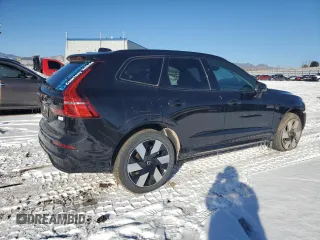 2024 Volvo XC60 Recharge Plug-In Hybrid Plus Dark Theme with VIN YV4H60DL4R1823668, listed as a Copart auction lot 42551755 with 910 mi miles and Salvage Title. Bid and sale history available at carsss.com. Image 3.