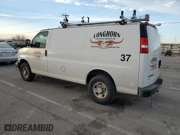 2021 Chevrolet Express Cargo z VIN 1GCWGAFP5M1251810, wystawiony jako Copart lot #43169785 z przebiegiem 57 200 mil mil oraz Szkoda całkowita • Salvage title. Historia ofert i sprzedaży dostępna na DreamBid. Obrazek 2.