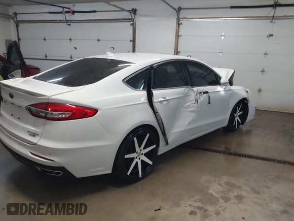2019 Ford Fusion Titanium with VIN 3FA6P0D98KR124007, listed as a IAAI auction lot 41639572 with 80,272 mi miles. Bid and sale history available at carsss.com. Image 4.