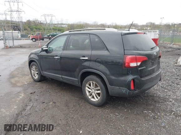 2015 Kia Sorento LX with VIN 5XYKT4A7XFG640254, listed as a IAAI auction lot 42023071 with 178,772 mi miles. Bid and sale history available at carsss.com. Image 3.