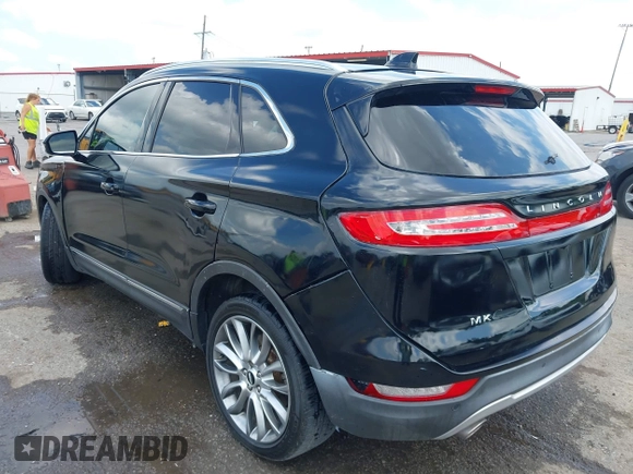 2017 Lincoln MKC Reserve with VIN 5LMCJ3C95HUL54101, listed as a IAAI auction lot 42272528 with 32,815 mi miles and . Bid and sale history available at DreamBid. Image 3.