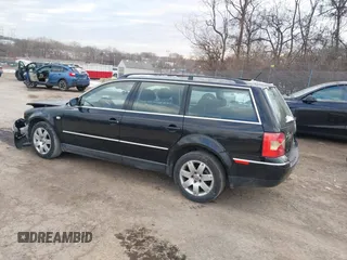 2003 Volkswagen Passat GLX with VIN WVWYH63B23E073924, listed as a IAAI auction lot 41447079 with 160,263 mi miles. Bid and sale history available at carsss.com. Image 3.