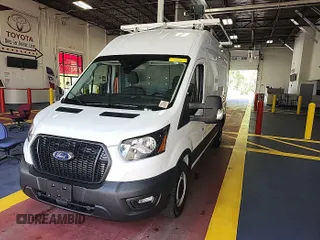 2023 Ford Transit Cargo z VIN 1FTBR1X83PKB55205, wystawiony jako IAAI lot #42569694 z przebiegiem 20 924 mil mil oraz . Historia ofert i sprzedaży dostępna na DreamBid. Obrazek 13.