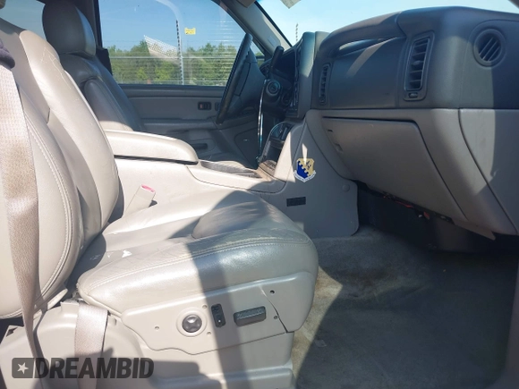 2004 Chevrolet Tahoe LS with VIN 1GNEK13Z94R252144, listed as a IAAI auction lot 42154641 with 201,247 mi miles. Bid and sale history available at carsss.com. Image 5.